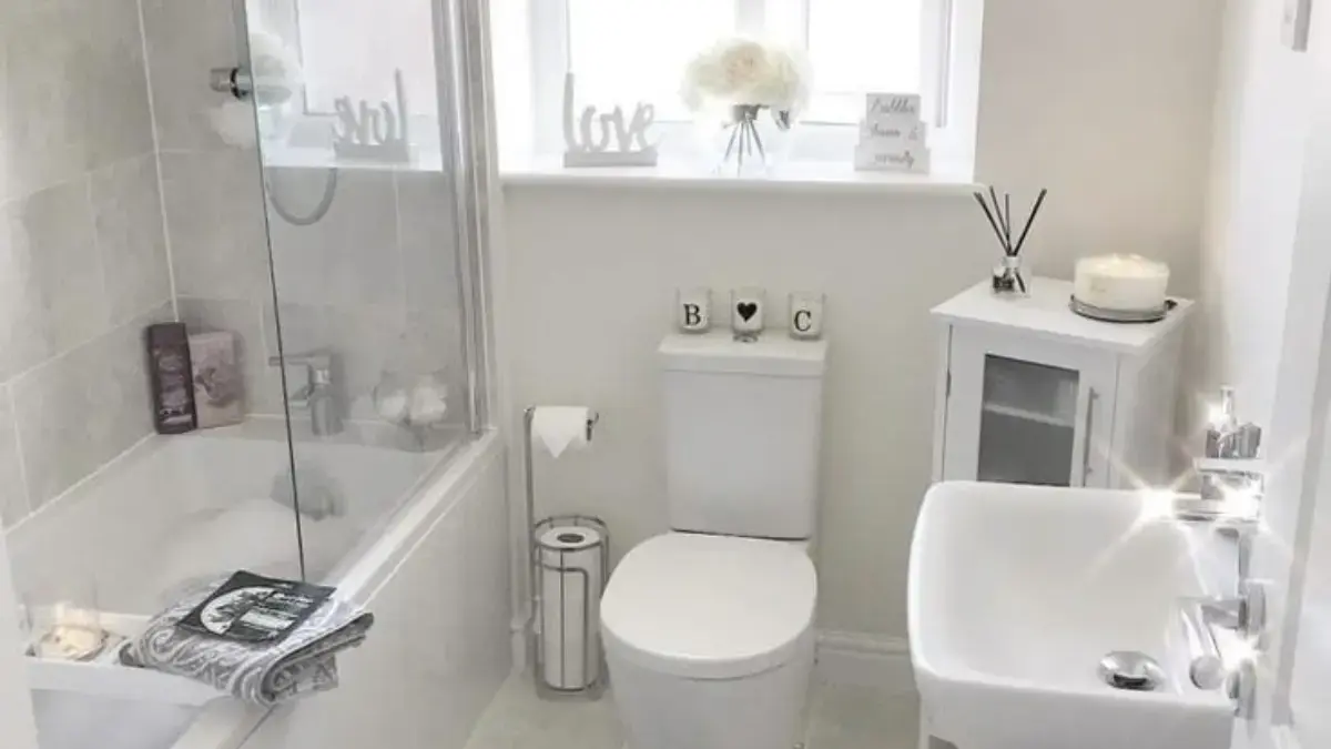 Ide Model Bathtub Kamar Mandi Minimalis yang Estetik 