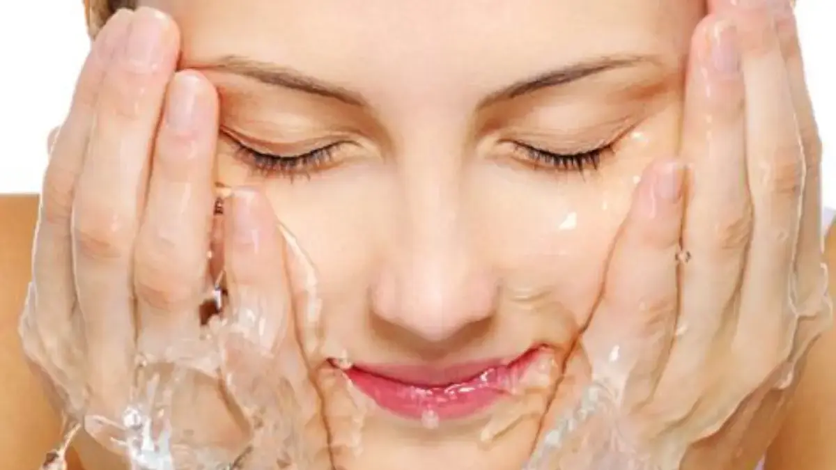 5 Kesalahan Sepele Saat Cuci Muka yang Diam-diam Bikin Kulit Rusak! Kamu Masih Lakuin Salah Satunya?