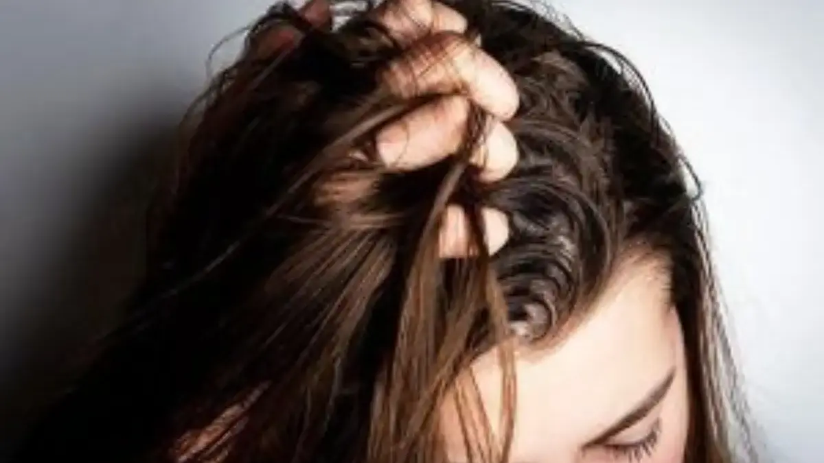 Rambut Selalu Lepek dan Berminyak? Mungkin Kamu Sering Lakukan Ini Tanpa Sadar