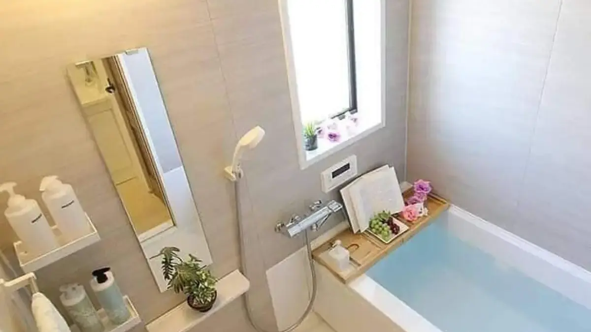 Lagi Tren! 12 Ide Bathtub Kamar Mandi Minimalis yang Bikin Rumah Terlihat Mewah dan Ala Spa