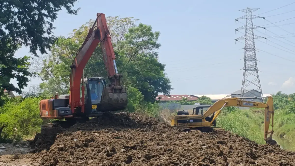 Cegah Banjir, BBWS Cimanuk-Cisanggarung Kebut Normalisasi Sungai Cikalong Setelah 5 Tahun Terbengkalai
