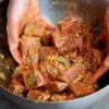 Cara Menghilangkan Bau Prengus pada Daging Kambing dengan Bahan Alami