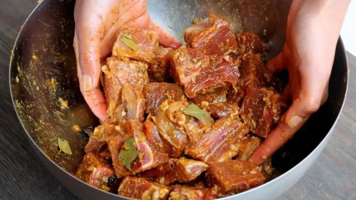 Cara Menghilangkan Bau Prengus pada Daging Kambing dengan Bahan Alami