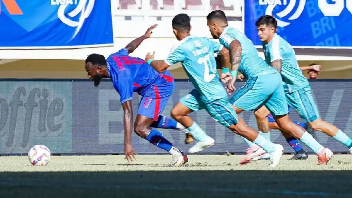 Hasil pertandingan PSBS Biak Vs Arema FC,