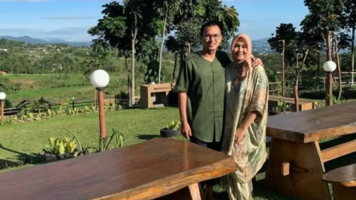 5 Istri Legenda Bulu Tangkis Indonesia yang Cantik Jelita,