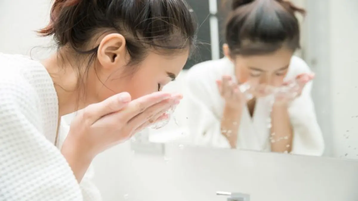 Double Cleansing : Wajib atau Cuma Tren? Pahami Dulu Sebelum Ikutan!