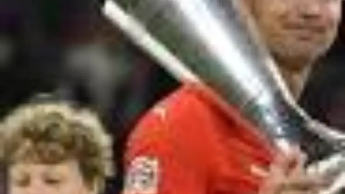 6 Pesepak Bola dengan Caps Internasional Terbanyak