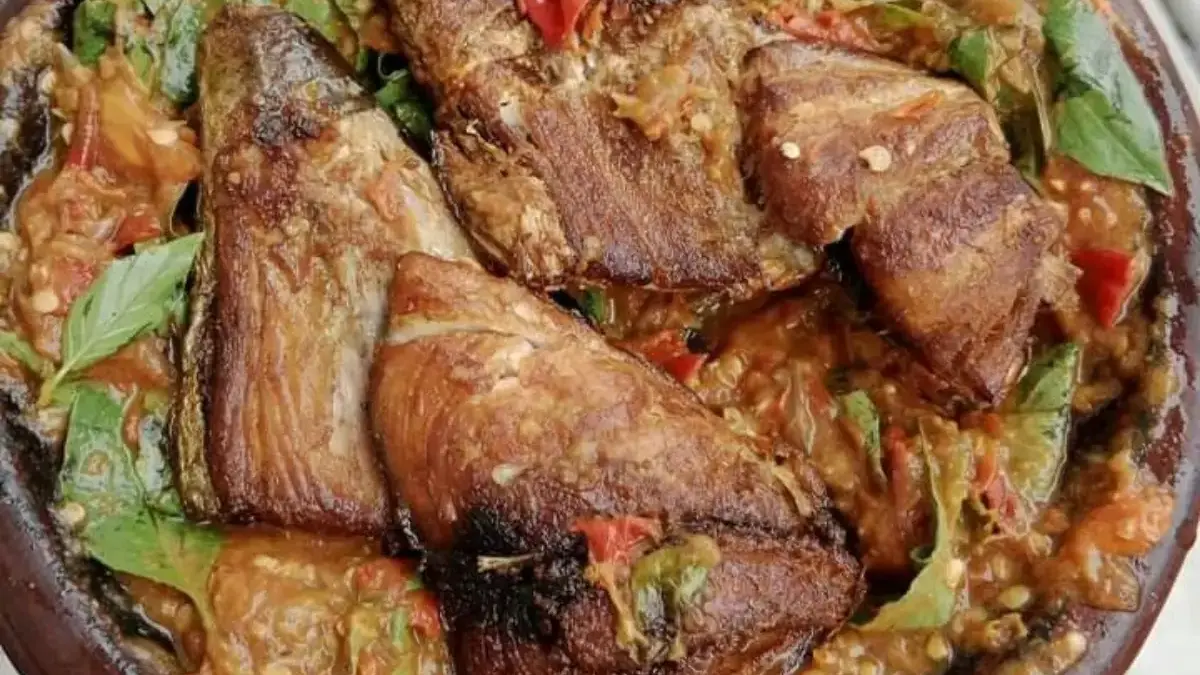 Resep Ayam Sambal Terasi Pedas yang Menggugah Selera