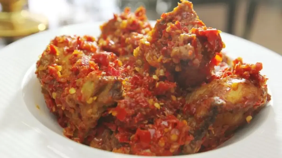 Resep Ayam Sambal Balado Minang yang Pedas, Sekali Gigit Langsung Ketagihan!