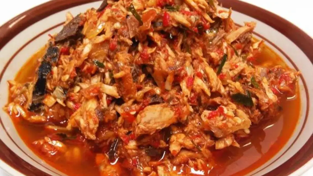 Resep Ayam Suwir Pedas, Bikin Makan Makin Lahap! 