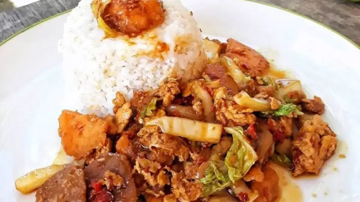 Resep Nasi Gila Sosis Bakso Ayam, Cita Rasa Gurih dan Pedas yang Bikin Nagih