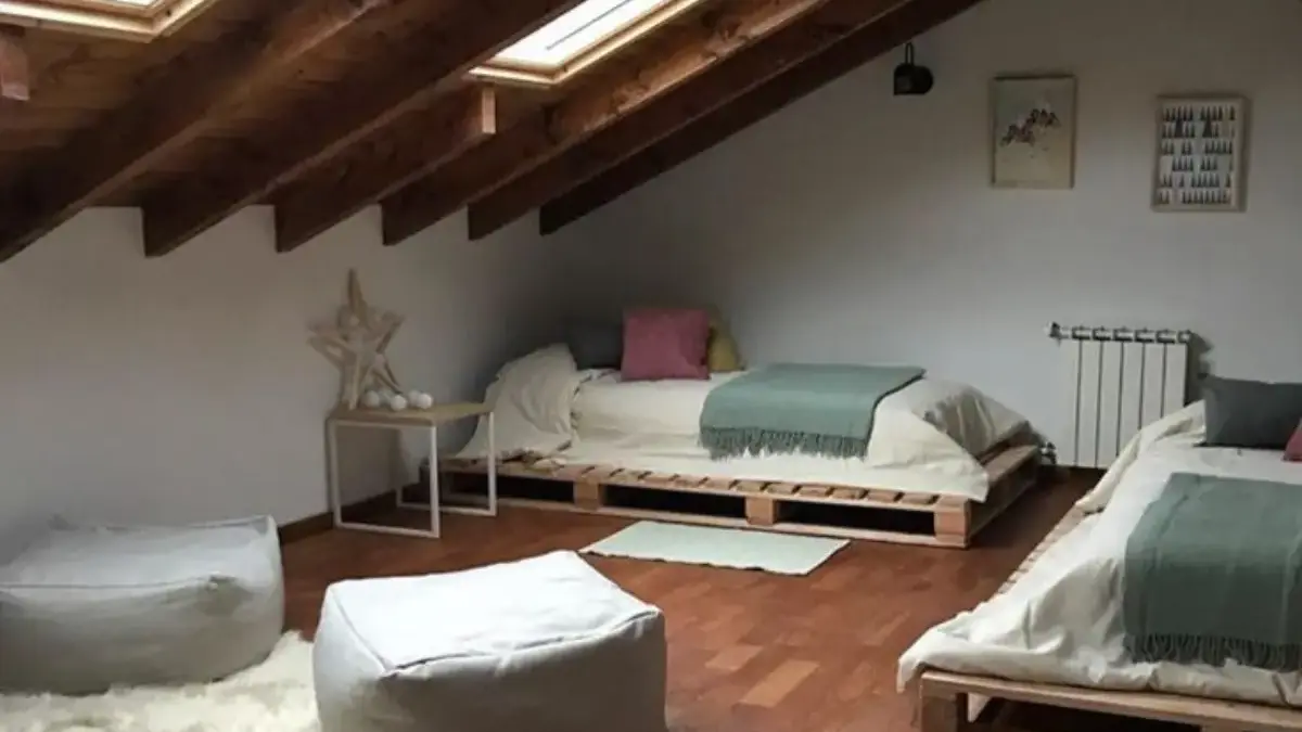Inspirasi Desain Kamar Loteng yang Nyaman dan Estetik 