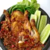 Resep Ayam Goreng Sambal Geprek, Pedesnya Bikin Nagih!