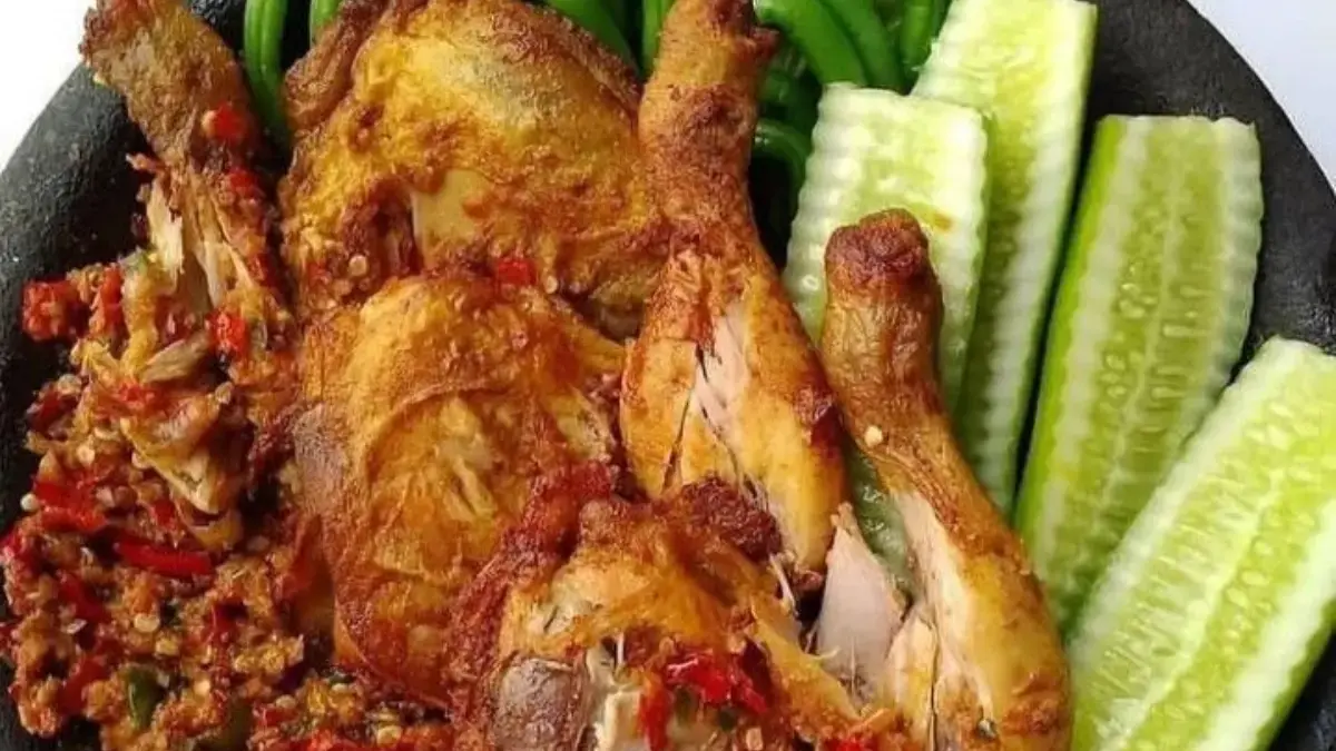Resep Ayam Goreng Sambal Geprek, Pedesnya Bikin Nagih!