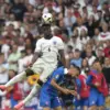 5 Bek Tengah yang Bisa Dibeli Liverpool untuk Gantikan Jarell Quansah,