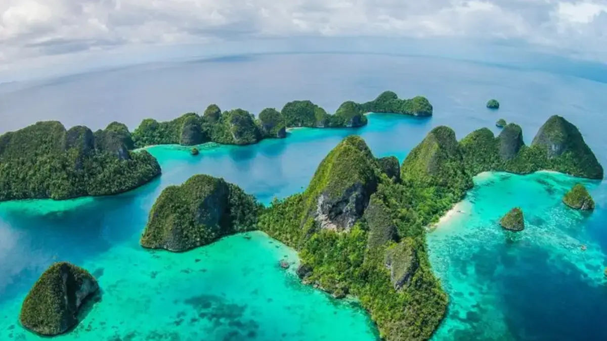 5 Surga Tersembunyi di Raja Ampat yang Wajib Kamu Kunjungi