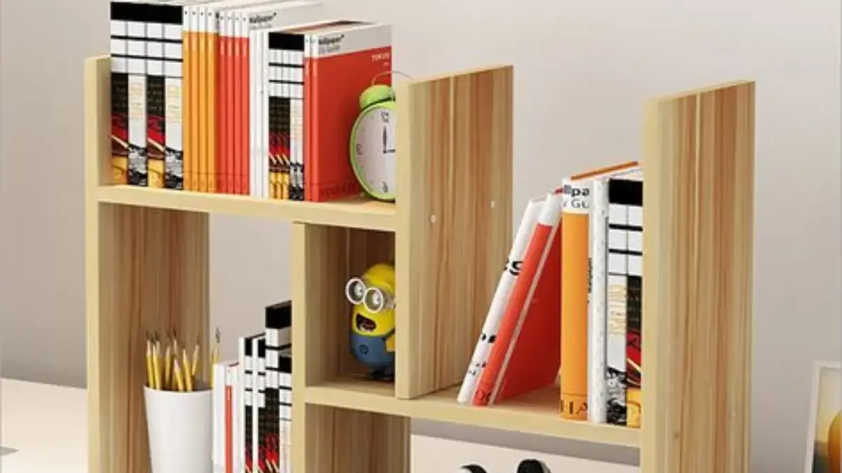 Ruangan Sempit Tapi Pengen Koleksi Buku Tetap Rapi? Ini 9 Rekomendasi Rak Buku Kayu Kecil Minimalis