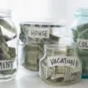Gaji Selalu Habis di Tengah Bulan? Coba 3 Tips Budgeting Simpel Ini Biar Dompet Nggak Menjerit!