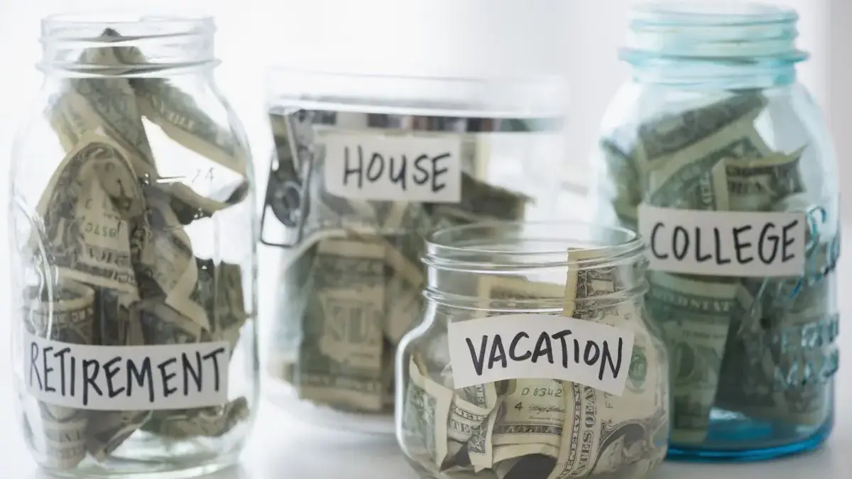Gaji Selalu Habis di Tengah Bulan? Coba 3 Tips Budgeting Simpel Ini Biar Dompet Nggak Menjerit!