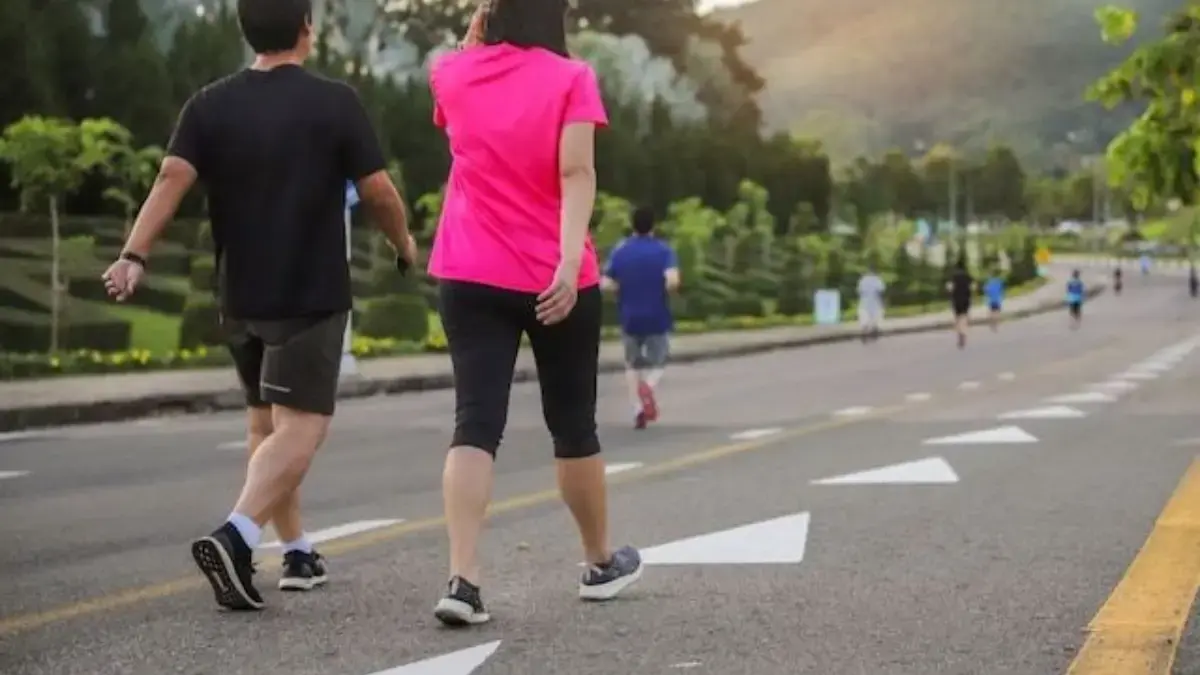 7 Teknik Jalan Kaki yang Ampuh Membakar Lemak Tanpa Perlu ke Gym