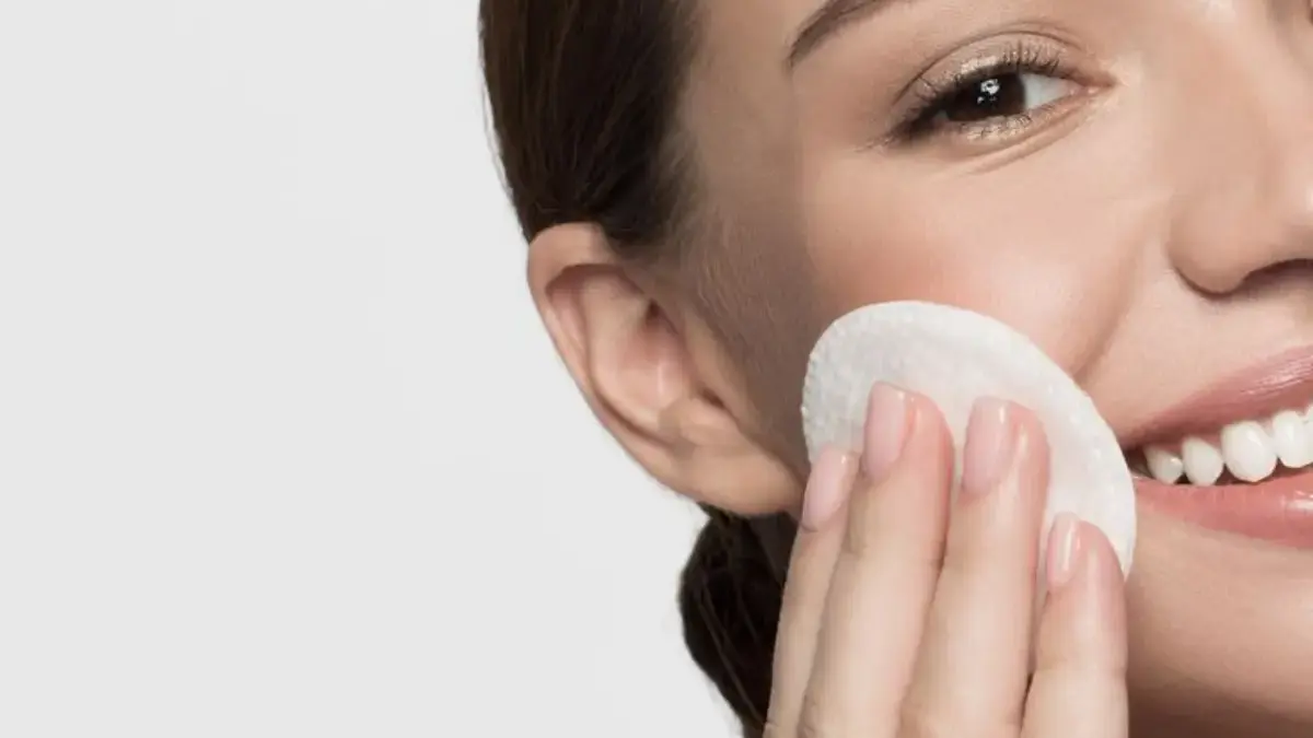 Mau Kulit Glowing dan Bebas Jerawat? Ini 7 Skincare dengan Glycolic Acid yang Wajib Kamu Coba!