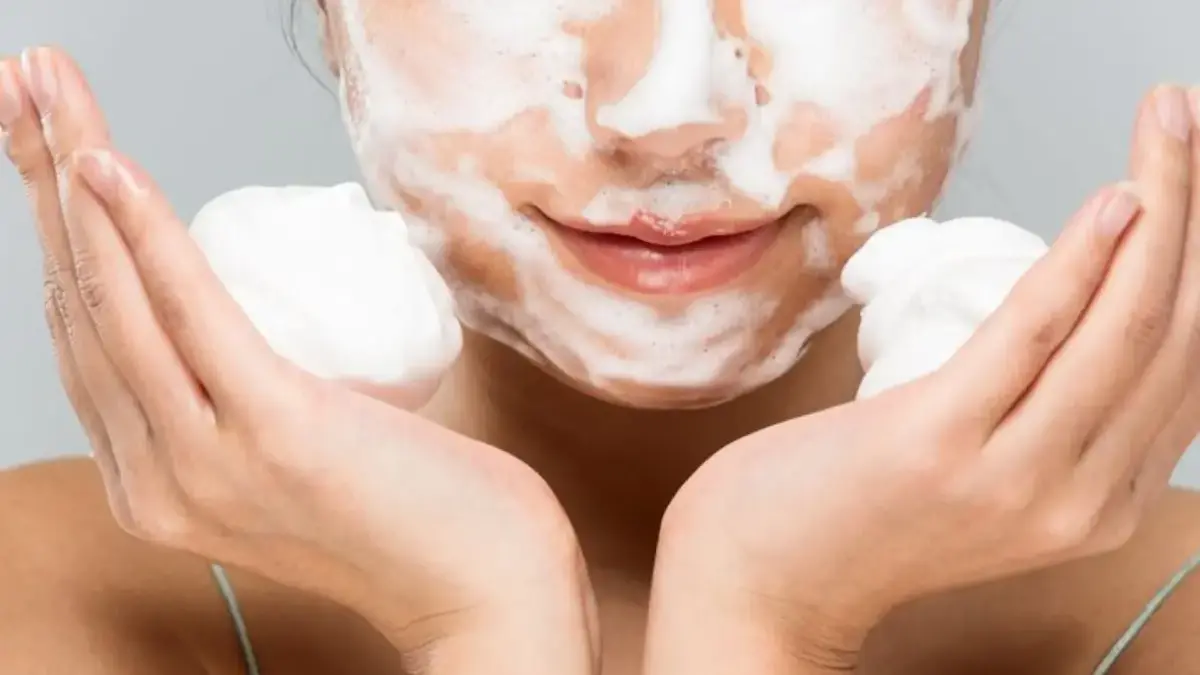 Jangan Asal Pilih, Ini Sabun Cuci Muka yang Sebenarnya Dibutuhkan Kulitmu