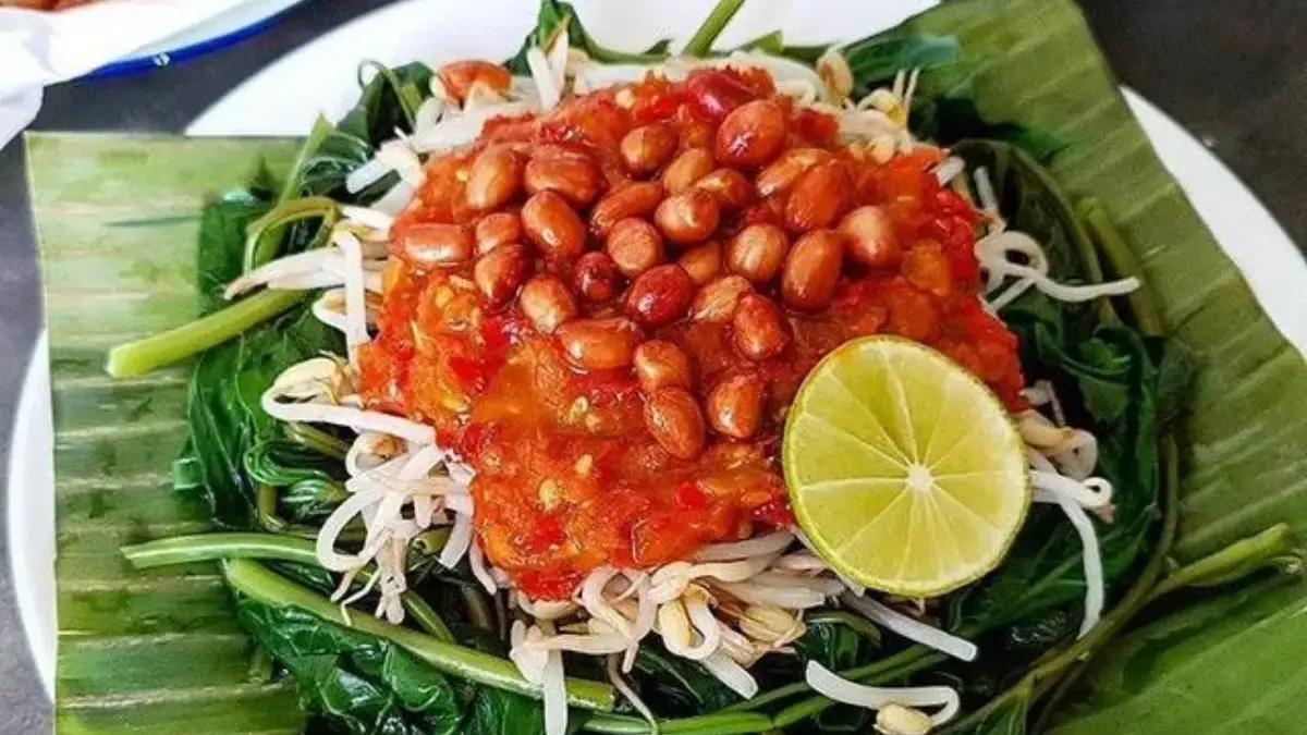 Resep Plecing Kangkung Khas Lombok yang Pedas Nampol, Bikin Makan Nambah Terus!