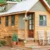 6 Ide Rumah Papan Kampung yang Bisa Jadi Surga Pribadi, Siap-Siap Jadi Inspirasi Tetangga!