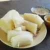 Resep Singkong Kukus Tabur Kacang dan Gula Aren, Kelezatan Sederhana yang Bikin Nagih!