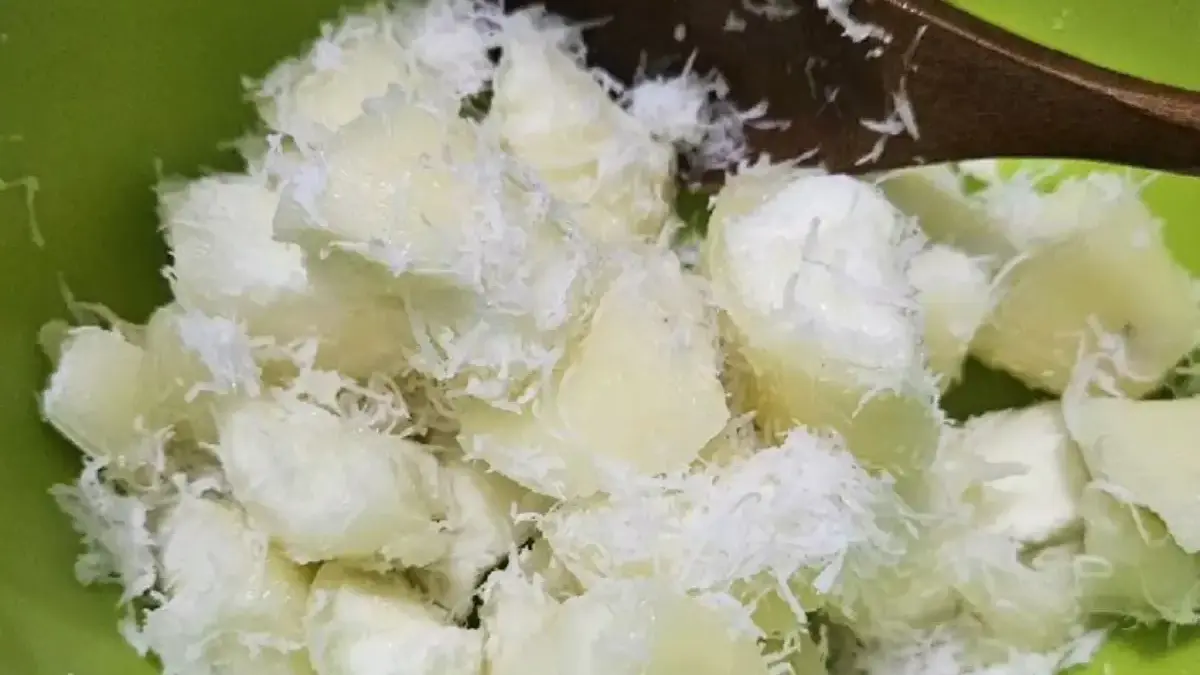 Resep Singkong Kukus Kelapa Parut yang Menyehatkan dan Bikin Nagih!
