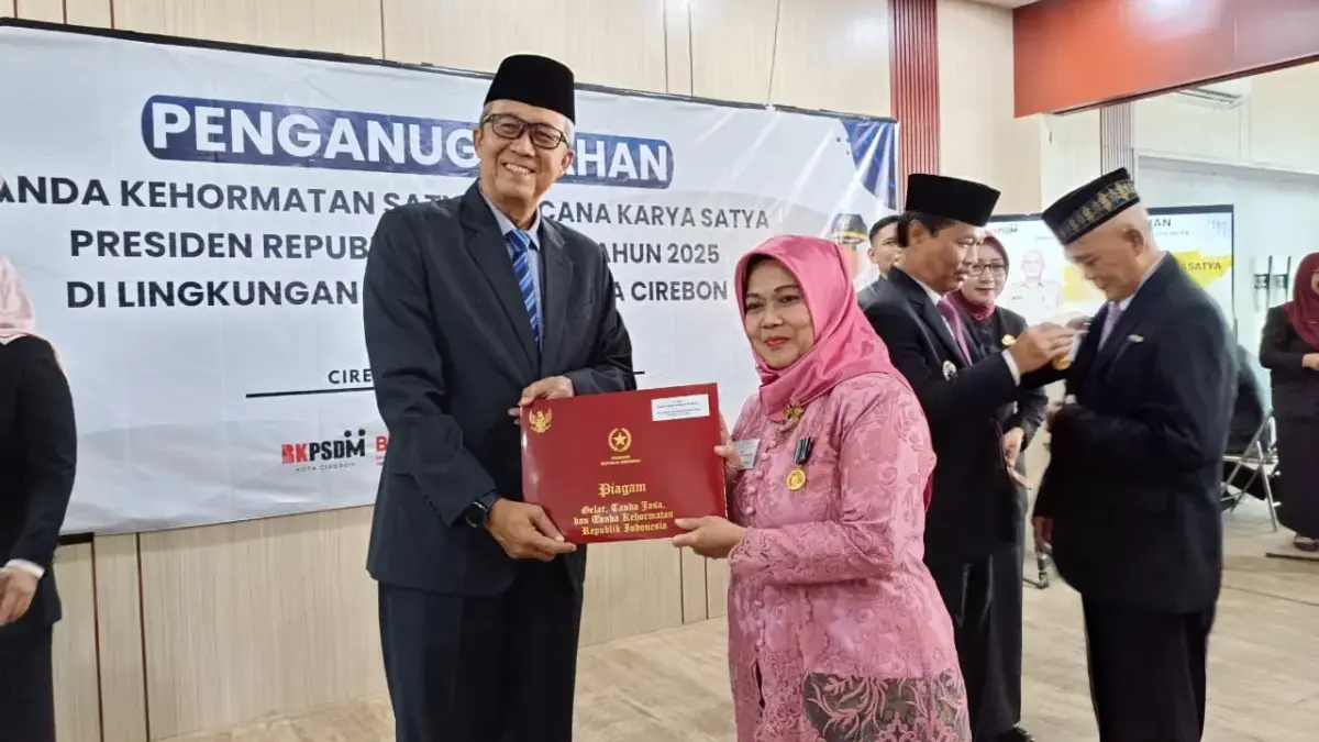 Dedikasi ASN Dihargai, 115 PNS Kota Cirebon Terima Satyalancana Karya Satya