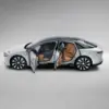 Teknologi Infotainment Canggih Lucid Air