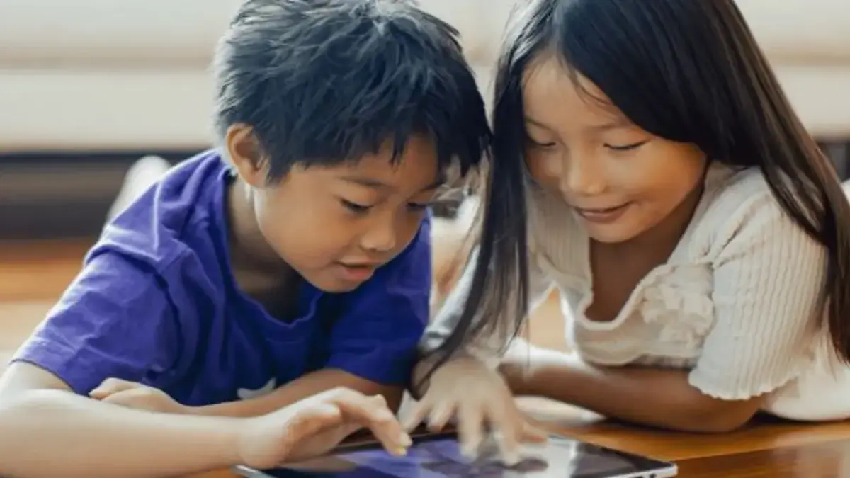 Hati-Hati! Ini 5 Bahaya Serius Jika Anak Terlalu Sering Main HP Sejak Dini