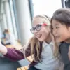 5 Gaya Parenting Efektif untuk Generasi Alpha di Era Digital