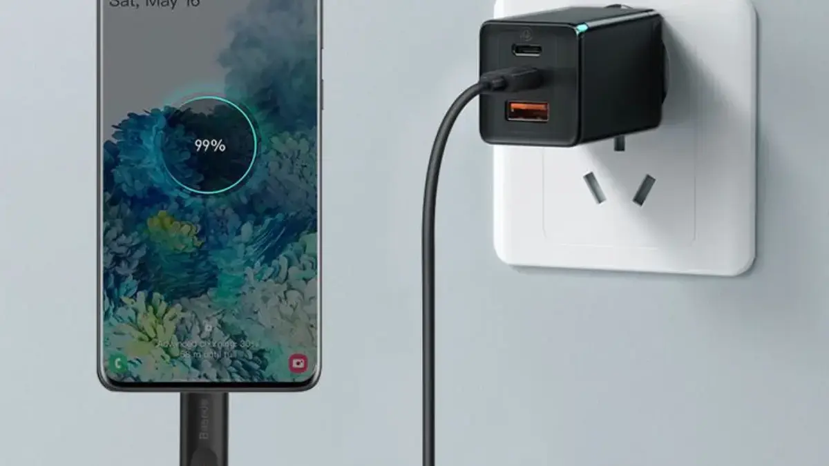 Ternyata Selama Ini Kita Salah! Begini Cara Charging Handphone yang Benar