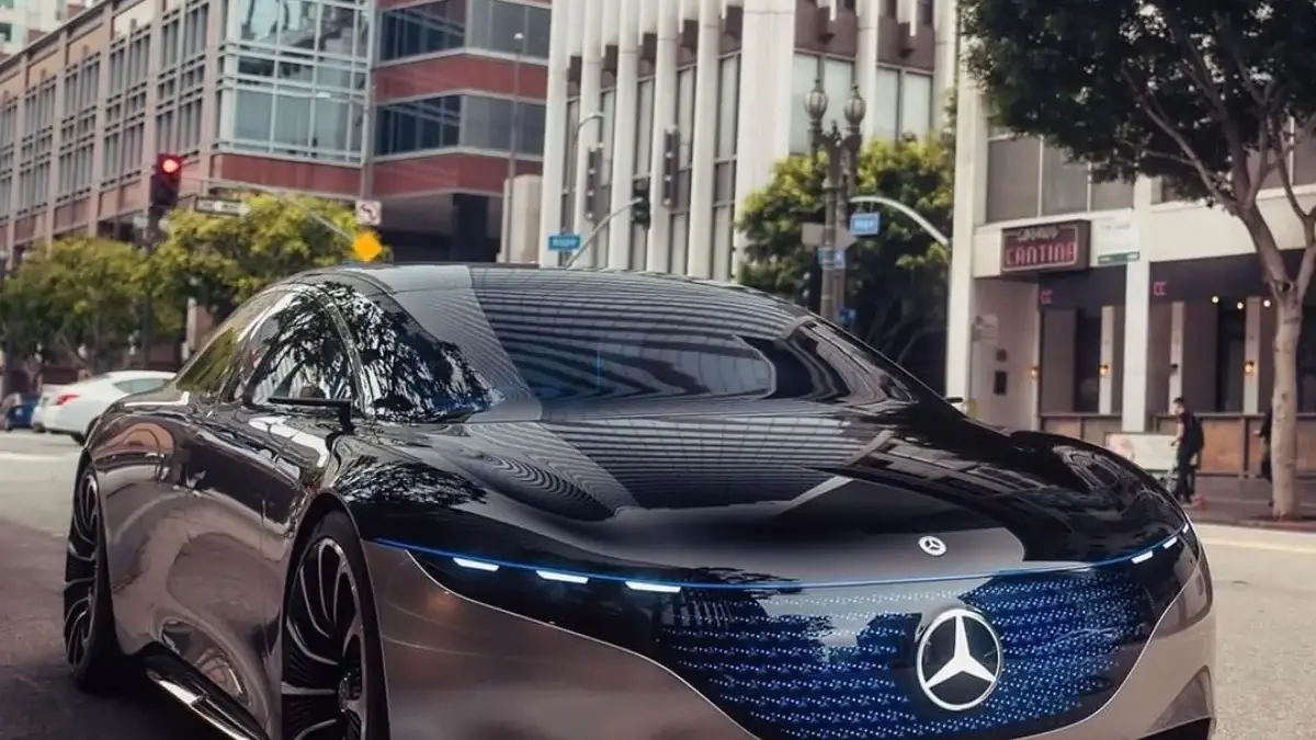 Desain Futuristis pada Mercedes Benz EQS