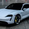 Desain Ikonik Porsche Taycan