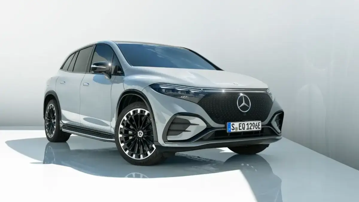 Desain Mercedes Benz EQS