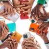 Mengenal Istilah FOMO: Ketakutan Tertinggal yang Membayangi Generasi Masa Kini