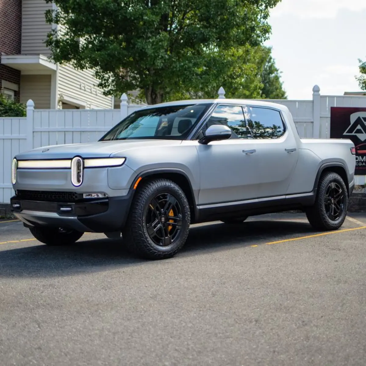 Benchmark Rivian R1t Performa Rivian R1T Membawa Pickup ke Level Baru – Rakcer.ID
