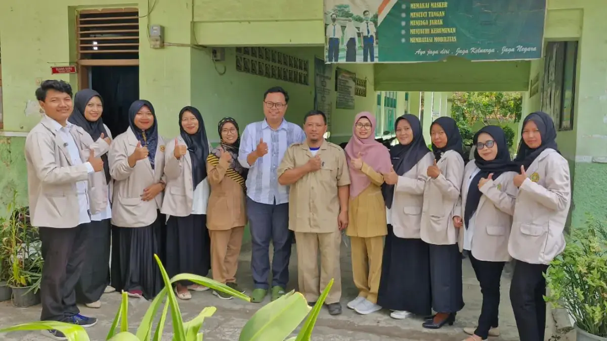 Mahasiswa Magang USK Majalengka Warnai Lomba 17-an di SMP Syarif Hidayatullah Cirebon