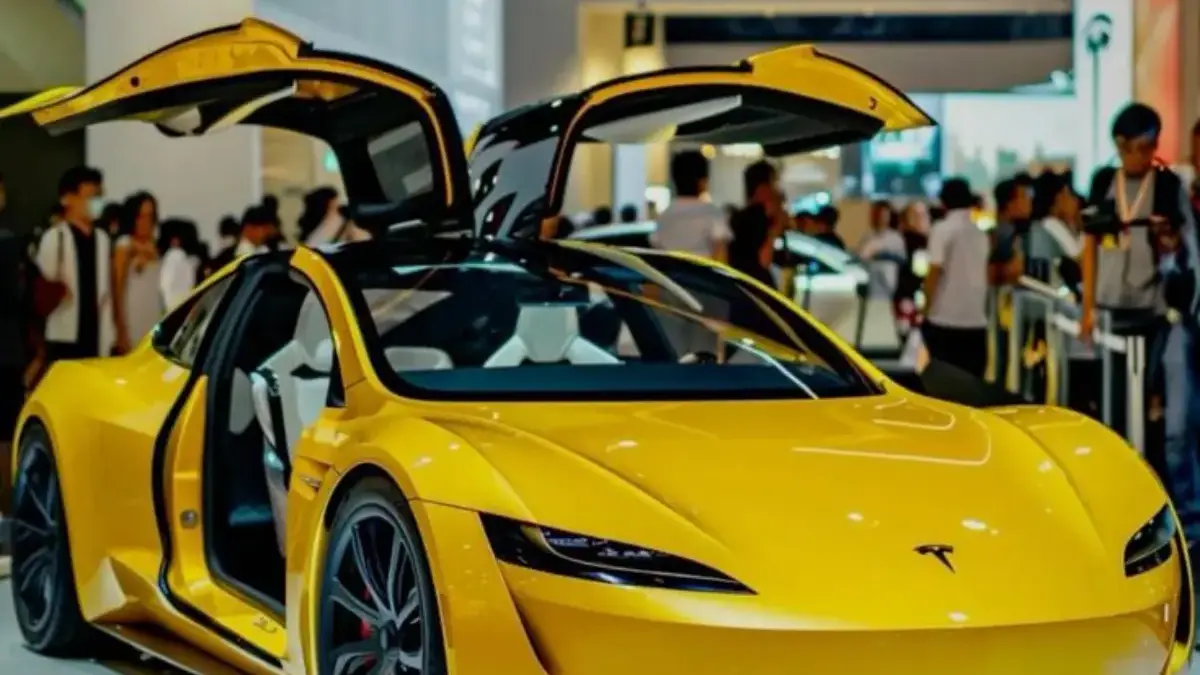 Interior Tesla Roadster Dirancang Anti Usang