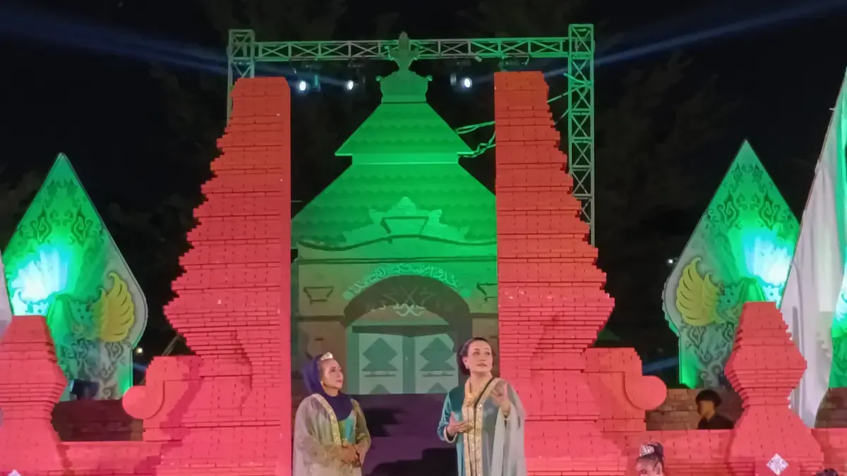 Wakil Wali Kota Cirebon Periode 2018-2023 Eti Herawati Ikut Main Sendratari, Ajak Warga Lestarikan Budaya Kota