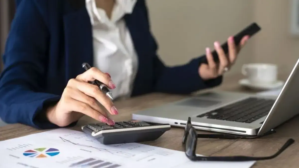 Perbandingan Software Akuntansi dan Laporan Keuangan di Excel, Mana yang Lebih Efektif untuk Bisnis Anda?