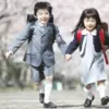 Jatuh Tujuh Kali, Bangkit Delapan Kali: Filosofi Parenting Jepang untuk Membangun Anak Tangguh