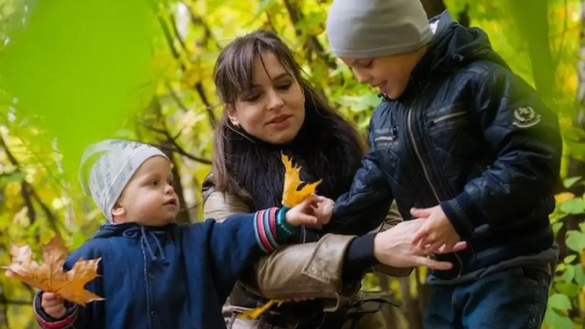 Glider Parenting vs Helicopter Parenting, Mana yang Lebih Baik untuk Anak?