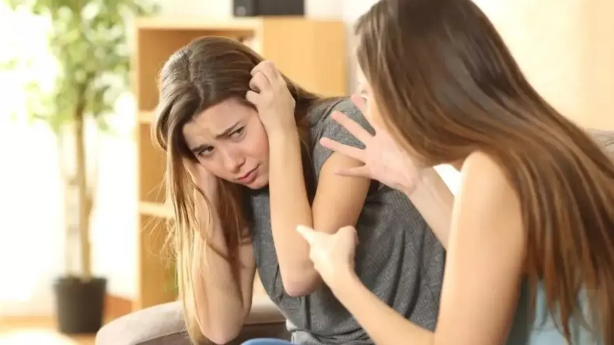 9 Tanda Kamu Punya “Toxic Sister”, Hati-Hati Bisa Bikin Luka Batin!