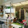 Bikin Rumah Sempit Jadi Luas, 6 Ide Dapur dan Ruang Santai Outdoor yang Estetik Banget!