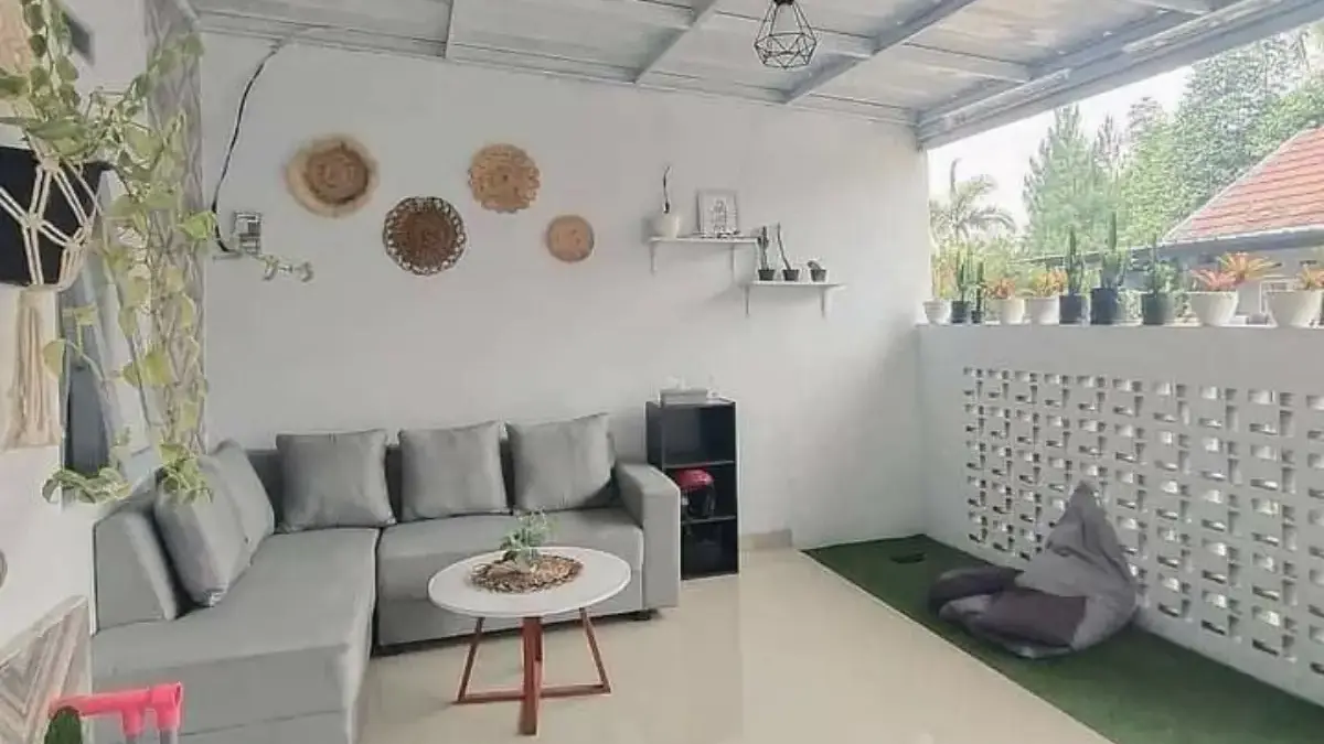 Teras Minimalis Kecil Jadi Terlihat Luas dengan 7 Trik Simpel Ini!