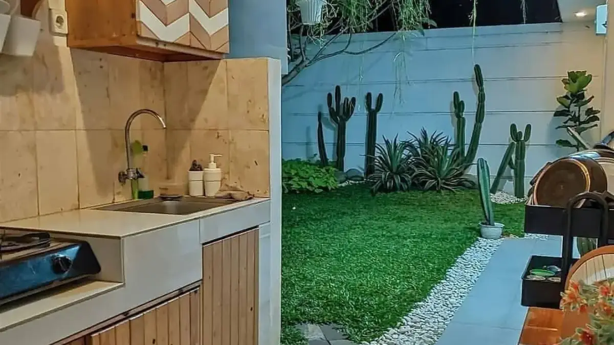 Bikin Rumah Makin Estetik! 7 Ide Dapur Outdoor Rustic dari Kayu Lokal yang Murah Tapi Keren